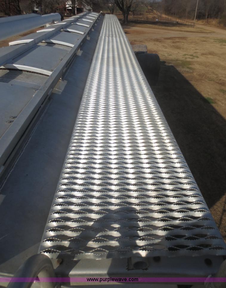 image for item F6743 2002 Warren AT-36-SER09 36' bulk feed semi trailer