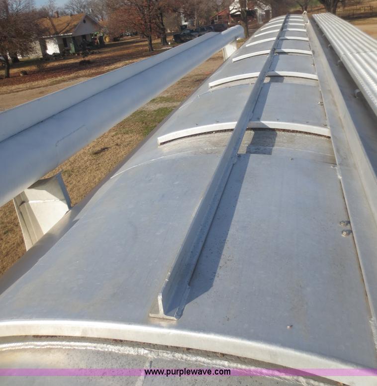 image for item F6743 2002 Warren AT-36-SER09 36' bulk feed semi trailer