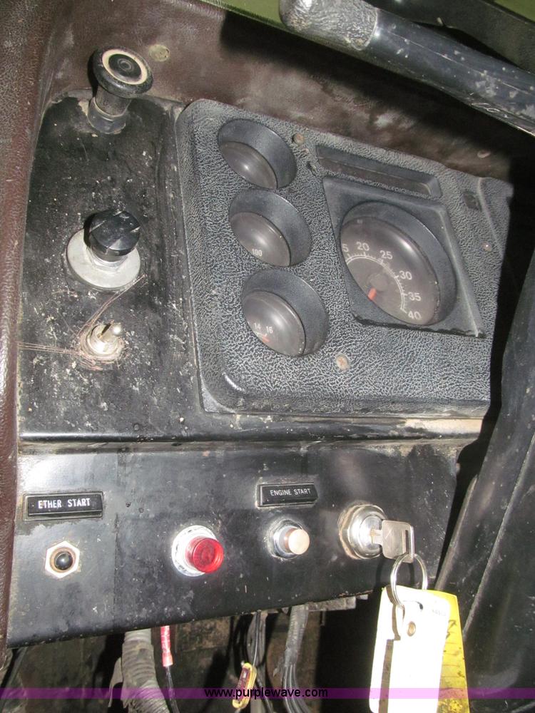 image for item F7206 1989 International F2674 silage truck