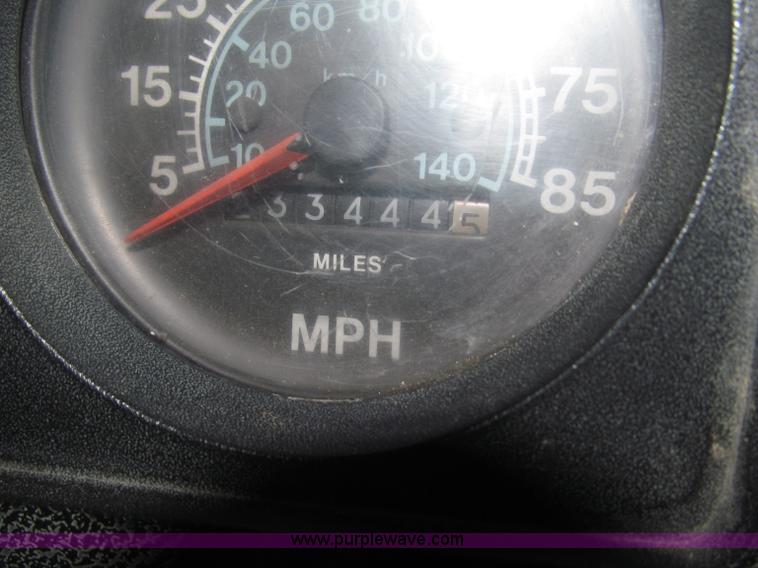 image for item F7206 1989 International F2674 silage truck