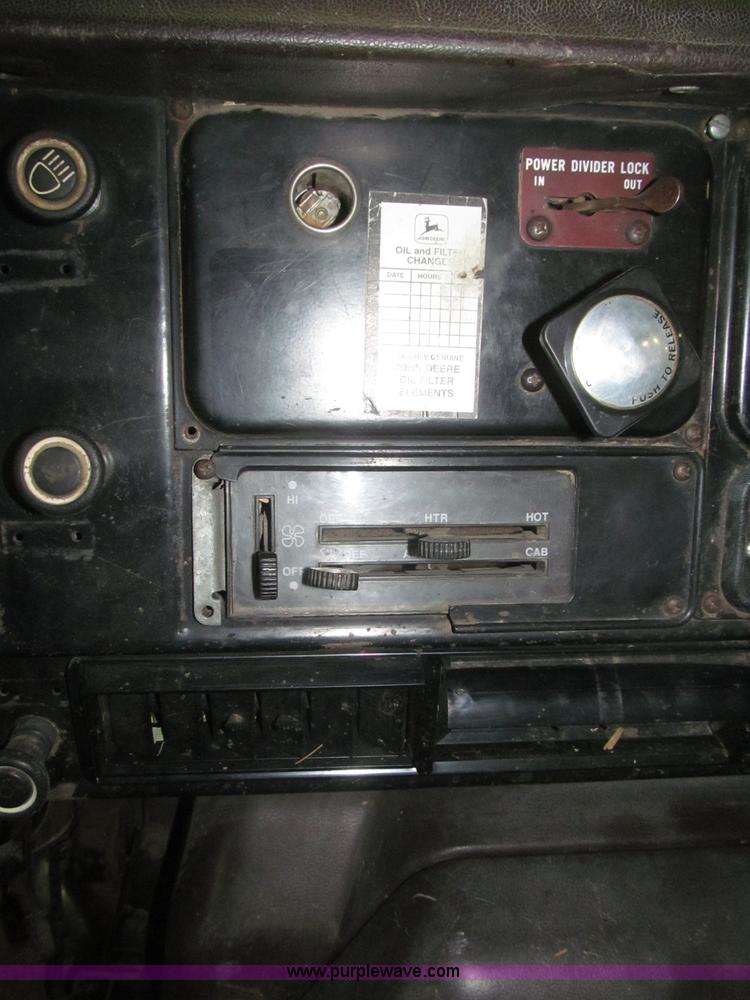 image for item F7206 1989 International F2674 silage truck