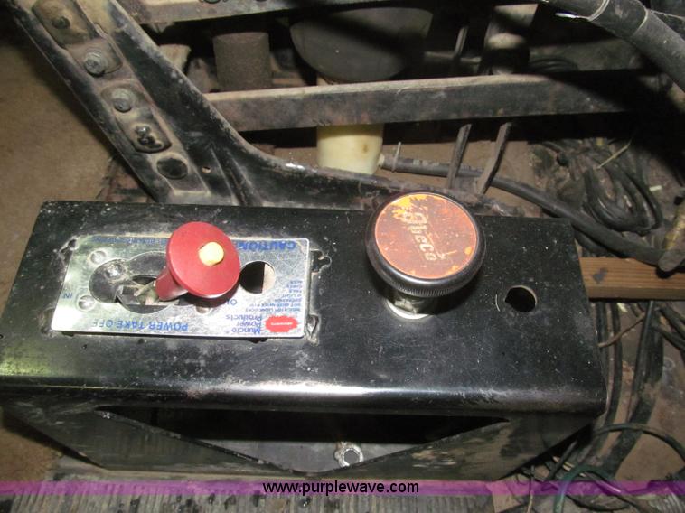 image for item F7206 1989 International F2674 silage truck