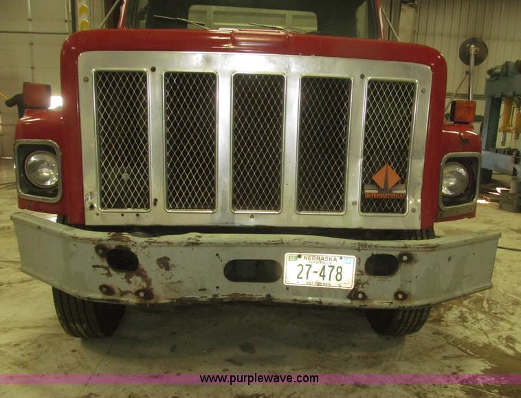 image for item F7206 1989 International F2674 silage truck