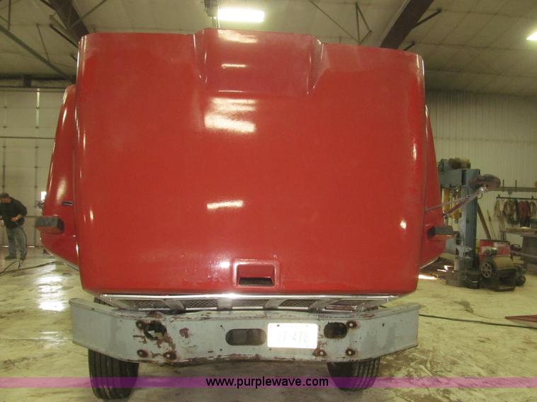 image for item F7206 1989 International F2674 silage truck