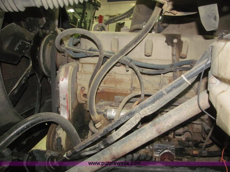 image for item F7206 1989 International F2674 silage truck