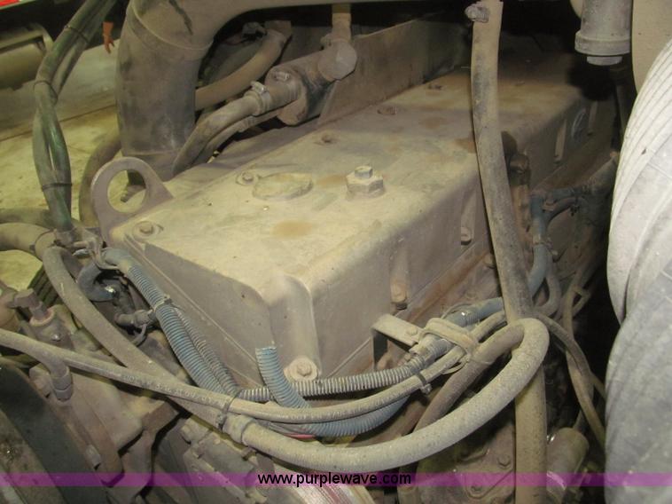 image for item F7206 1989 International F2674 silage truck