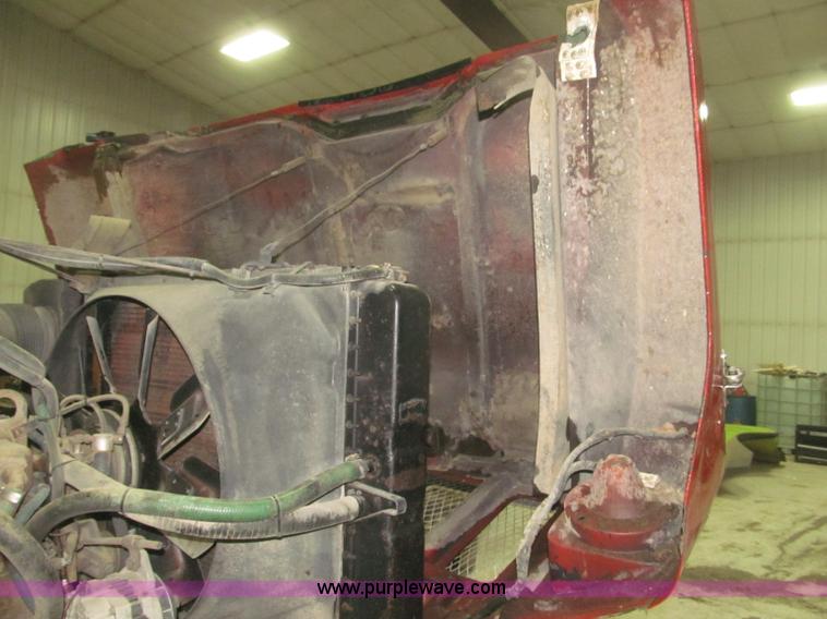 image for item F7206 1989 International F2674 silage truck