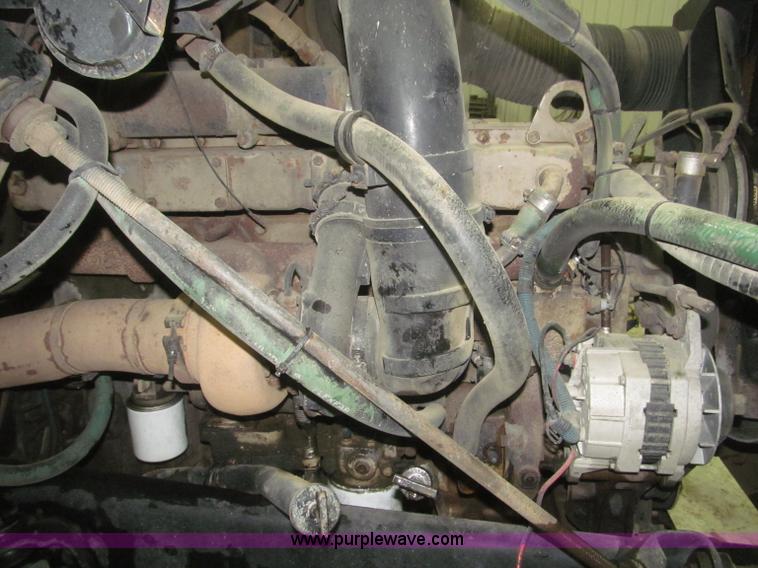 image for item F7206 1989 International F2674 silage truck