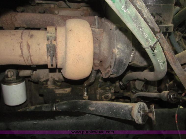 image for item F7206 1989 International F2674 silage truck