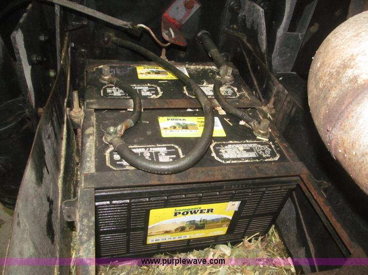 image for item F7206 1989 International F2674 silage truck