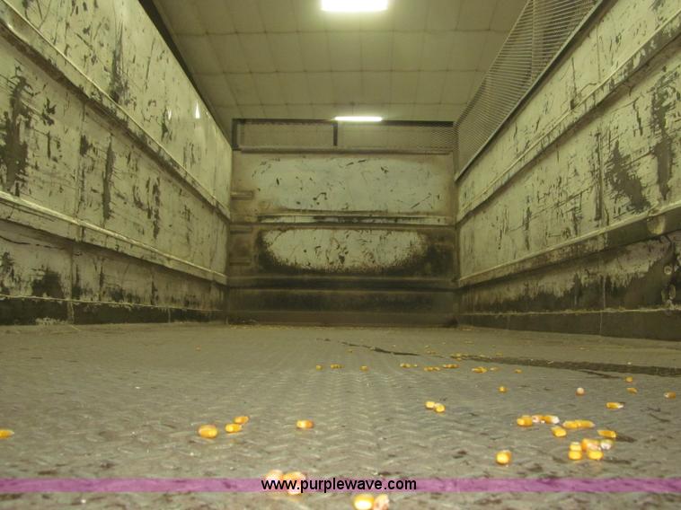 image for item F7206 1989 International F2674 silage truck