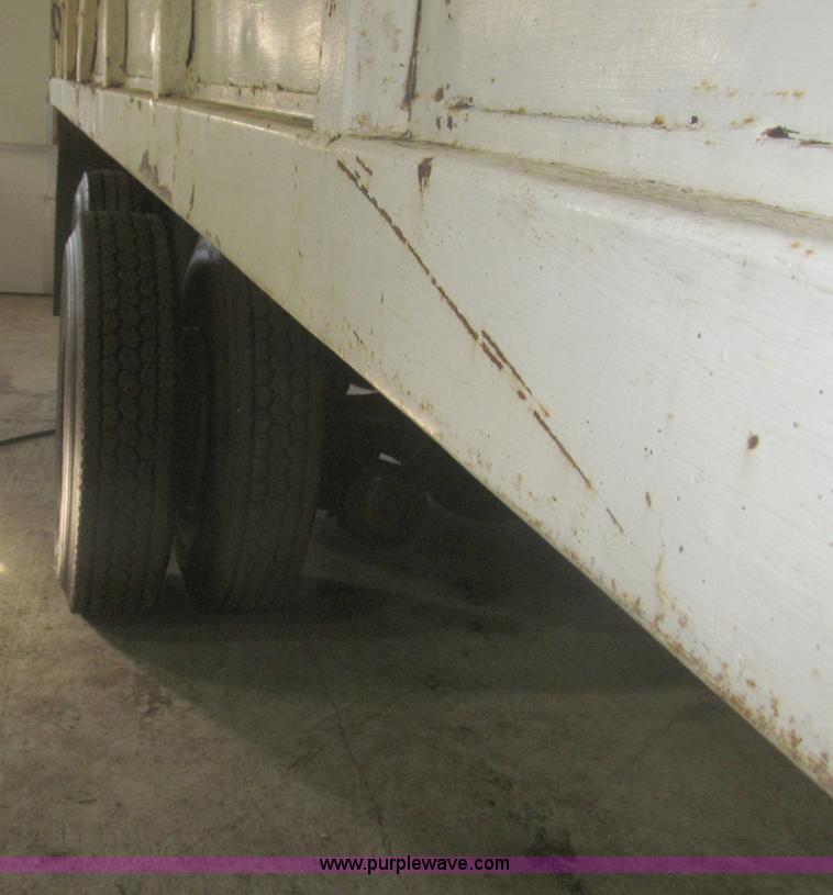 image for item F7206 1989 International F2674 silage truck