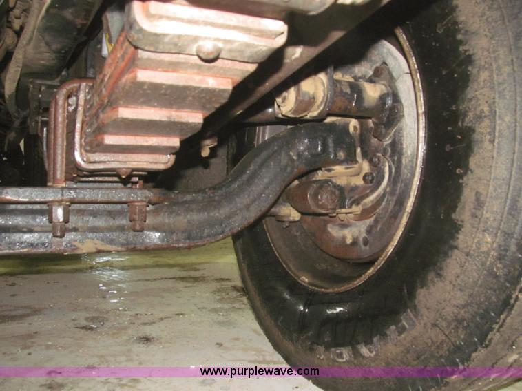 image for item F7206 1989 International F2674 silage truck