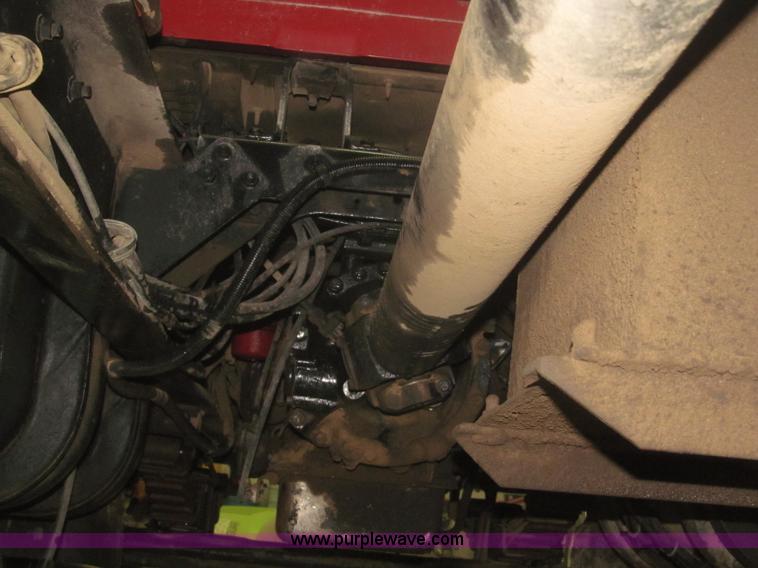 image for item F7206 1989 International F2674 silage truck