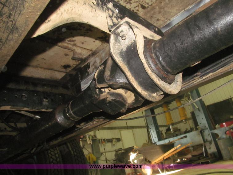 image for item F7206 1989 International F2674 silage truck