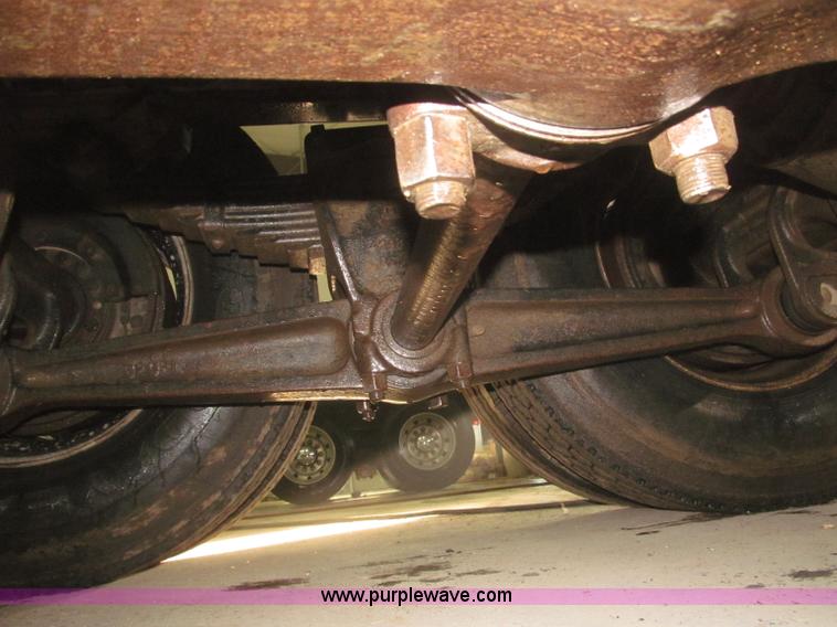 image for item F7206 1989 International F2674 silage truck