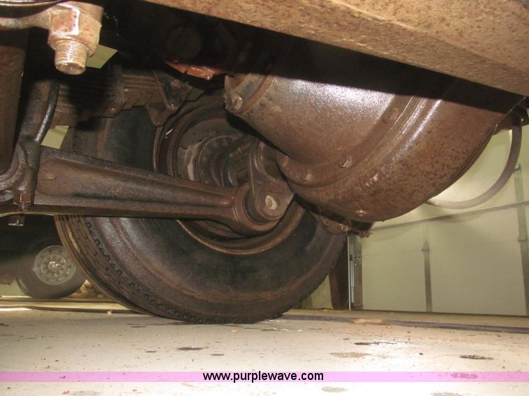 image for item F7206 1989 International F2674 silage truck