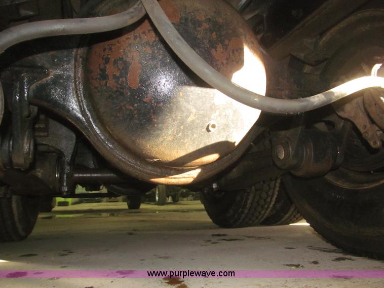 image for item F7206 1989 International F2674 silage truck