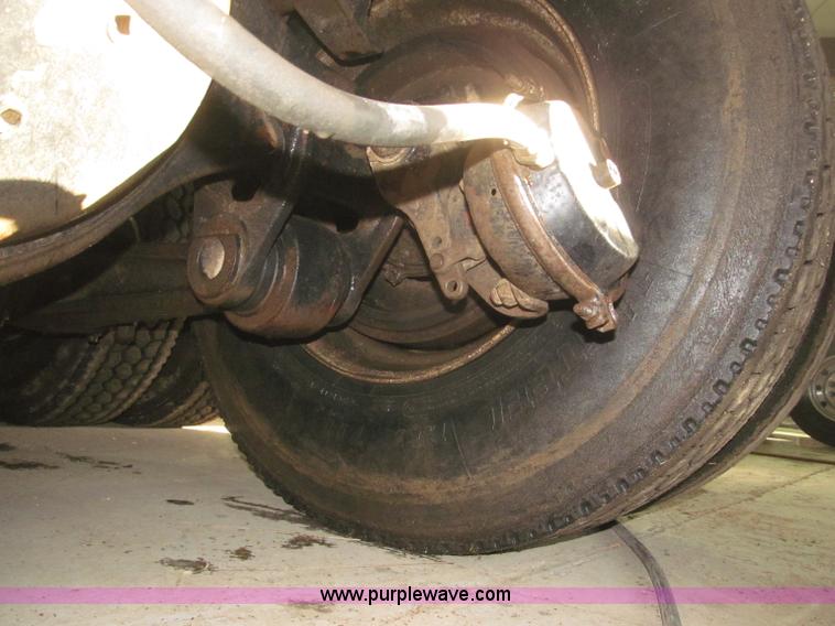 image for item F7206 1989 International F2674 silage truck