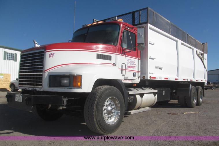 image for item F7207 1992 Mack CH613 silage truck