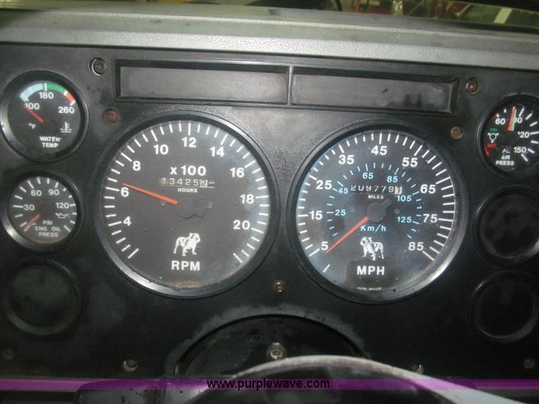 image for item F7207 1992 Mack CH613 silage truck