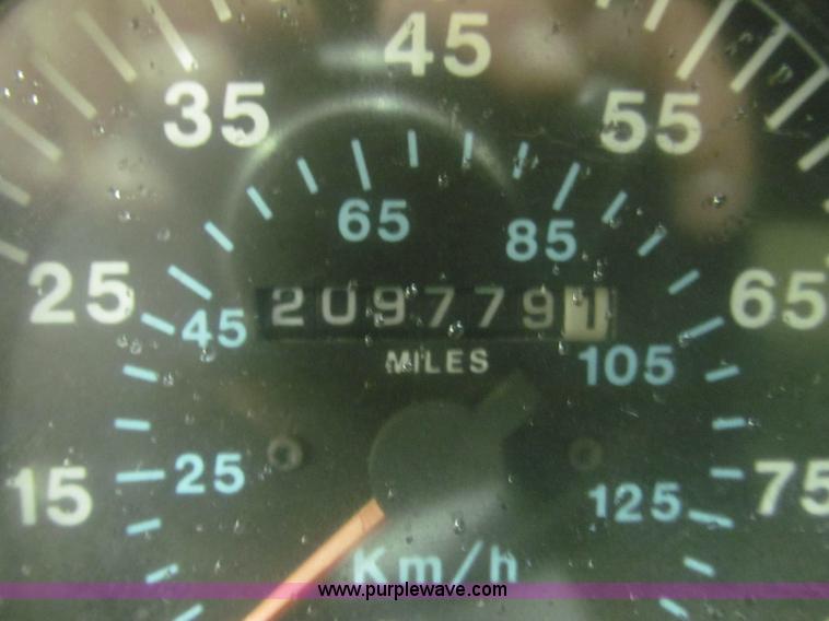 image for item F7207 1992 Mack CH613 silage truck