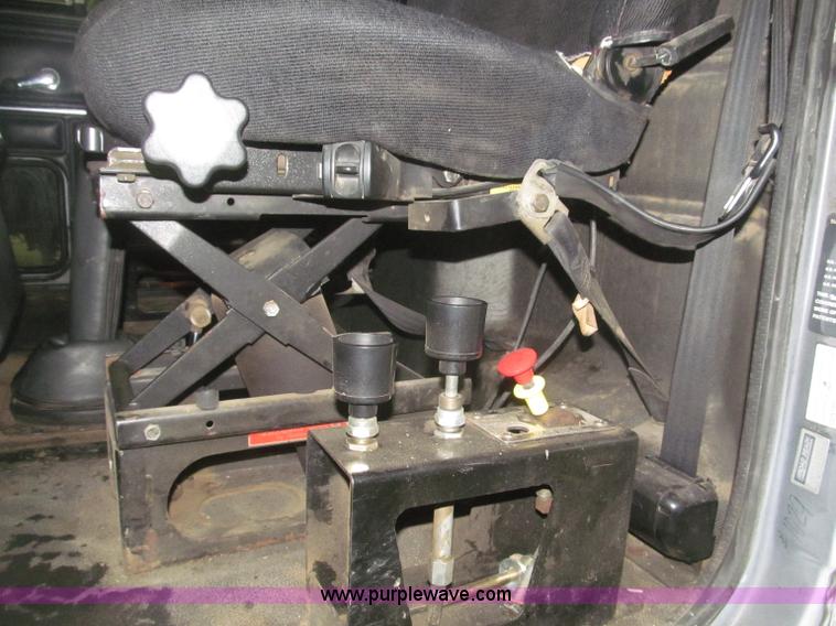 image for item F7207 1992 Mack CH613 silage truck