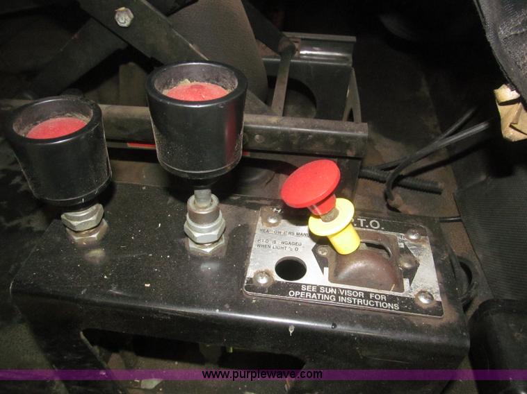 image for item F7207 1992 Mack CH613 silage truck