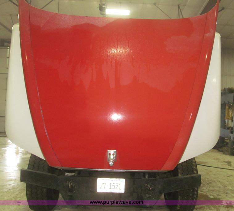 image for item F7207 1992 Mack CH613 silage truck