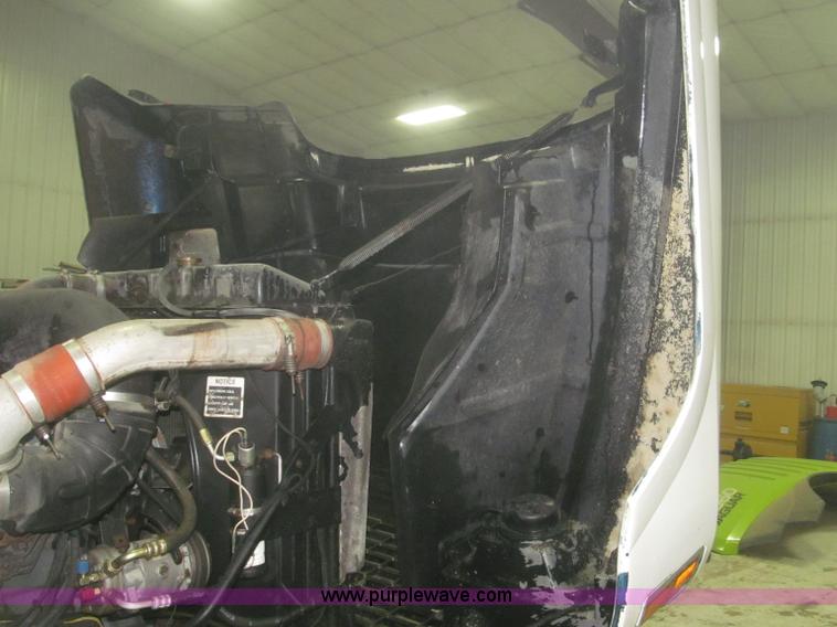 image for item F7207 1992 Mack CH613 silage truck