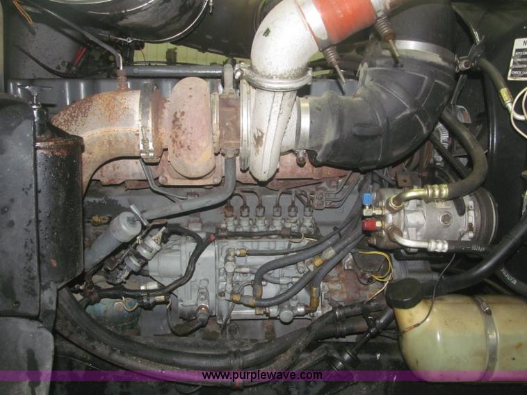 image for item F7207 1992 Mack CH613 silage truck