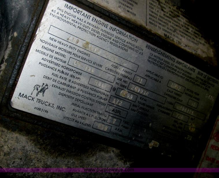 image for item F7207 1992 Mack CH613 silage truck