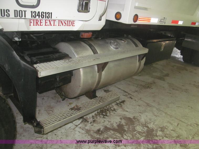 image for item F7207 1992 Mack CH613 silage truck