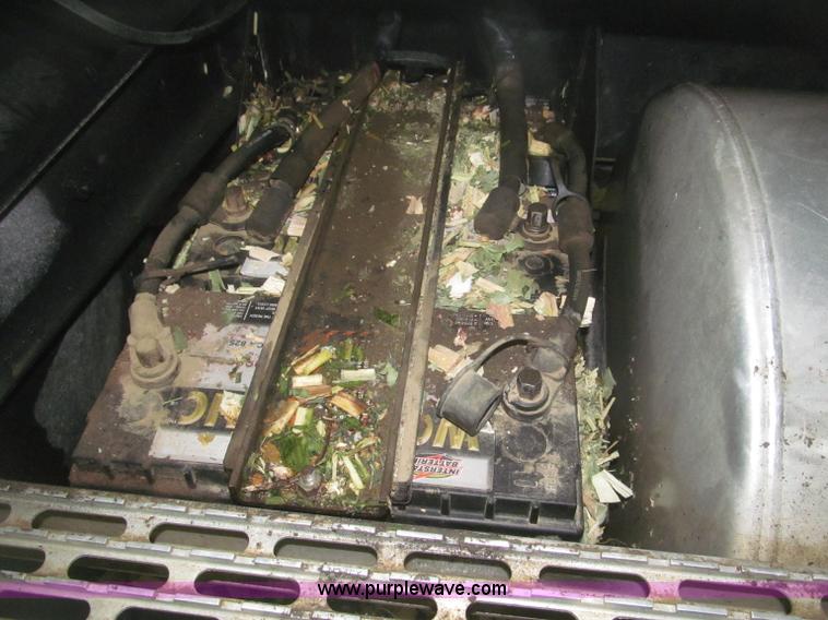 image for item F7207 1992 Mack CH613 silage truck