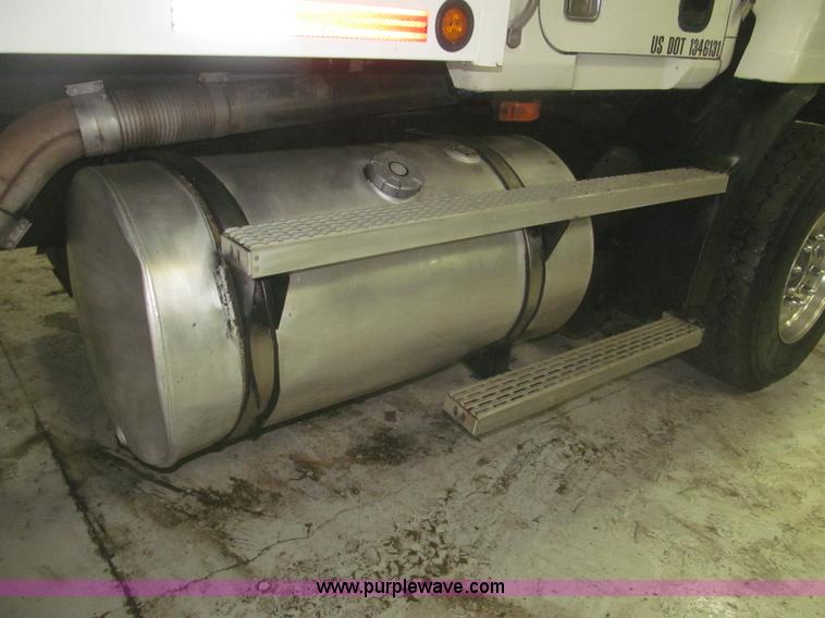 image for item F7207 1992 Mack CH613 silage truck