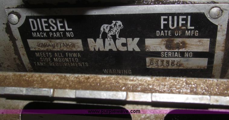 image for item F7207 1992 Mack CH613 silage truck