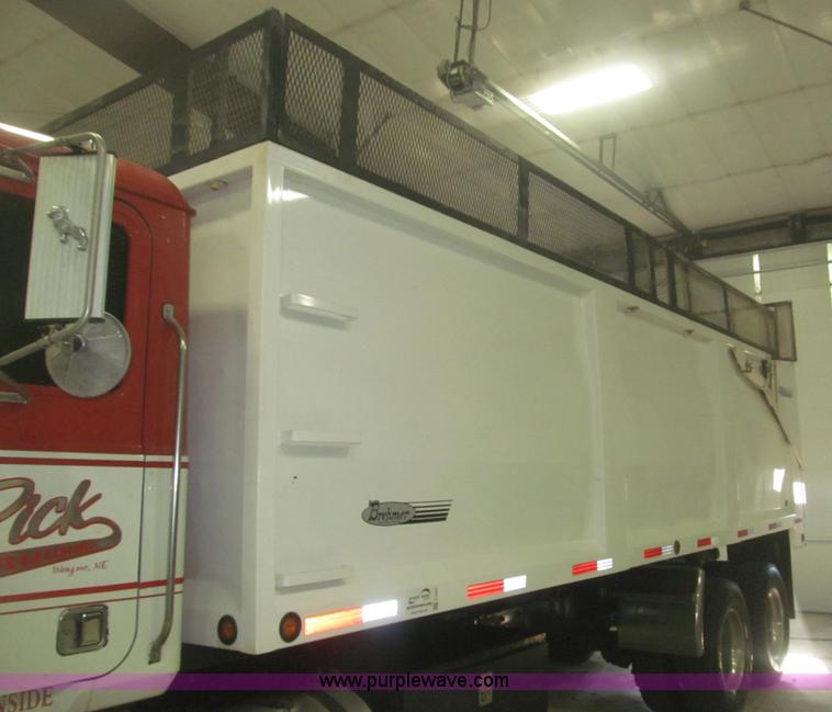 image for item F7207 1992 Mack CH613 silage truck