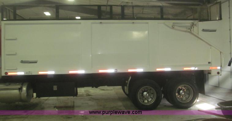 image for item F7207 1992 Mack CH613 silage truck