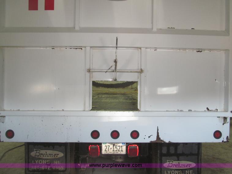 image for item F7207 1992 Mack CH613 silage truck