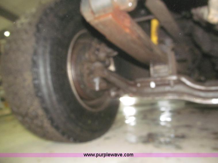 image for item F7207 1992 Mack CH613 silage truck