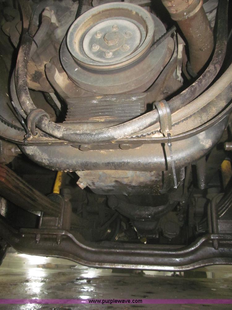 image for item F7207 1992 Mack CH613 silage truck