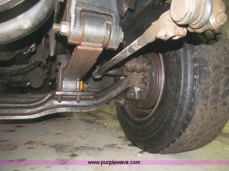 image for item F7207 1992 Mack CH613 silage truck