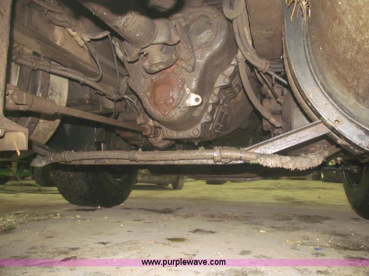 image for item F7207 1992 Mack CH613 silage truck