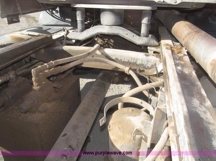 image for item F7207 1992 Mack CH613 silage truck