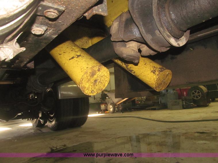 image for item F7207 1992 Mack CH613 silage truck