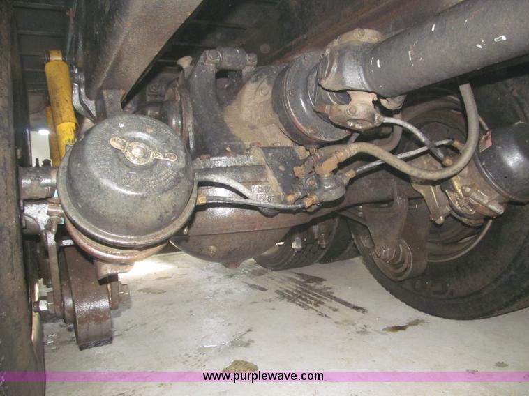 image for item F7207 1992 Mack CH613 silage truck