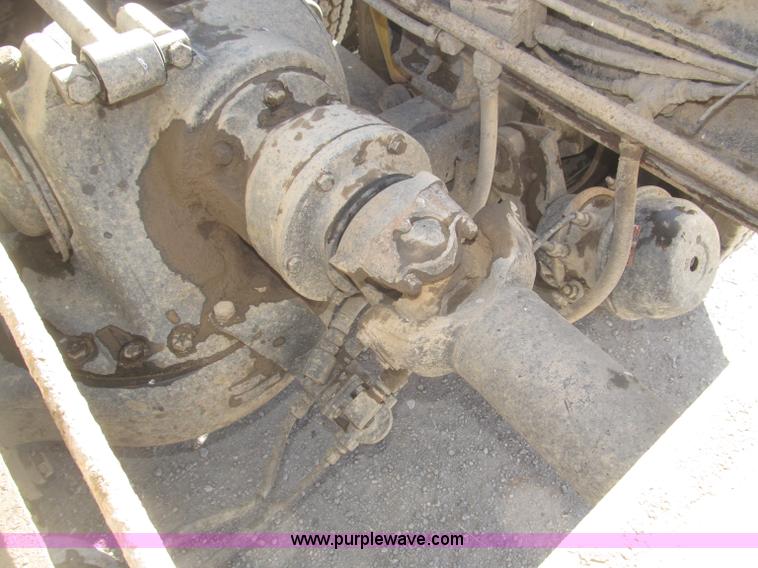 image for item F7207 1992 Mack CH613 silage truck