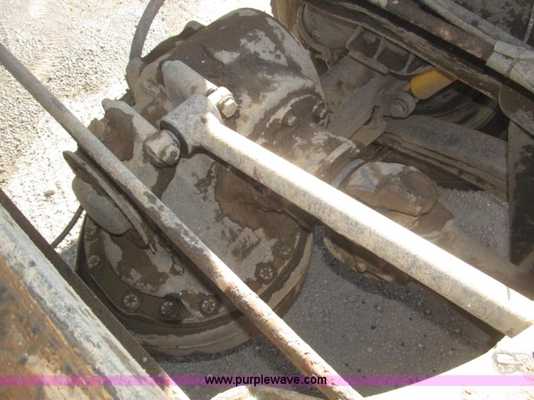 image for item F7207 1992 Mack CH613 silage truck