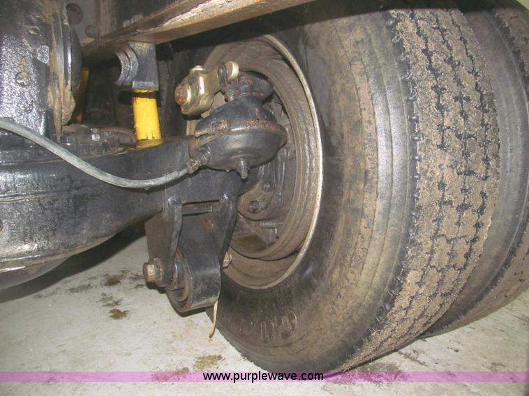 image for item F7207 1992 Mack CH613 silage truck