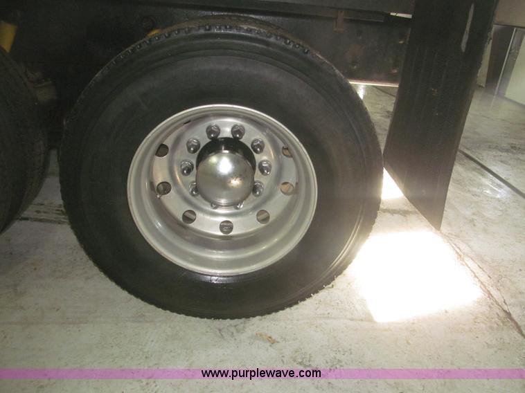 image for item F7207 1992 Mack CH613 silage truck